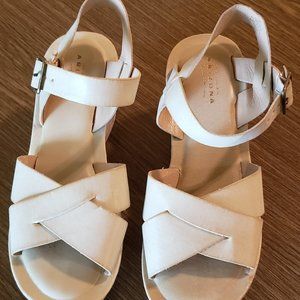 Beige platform sandal